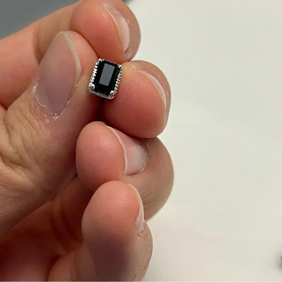 SIMPLY VERA VERA WANG 925 SAI Rectangle STERLING SILVER STUD EARRINGS - Picture 5 of 10